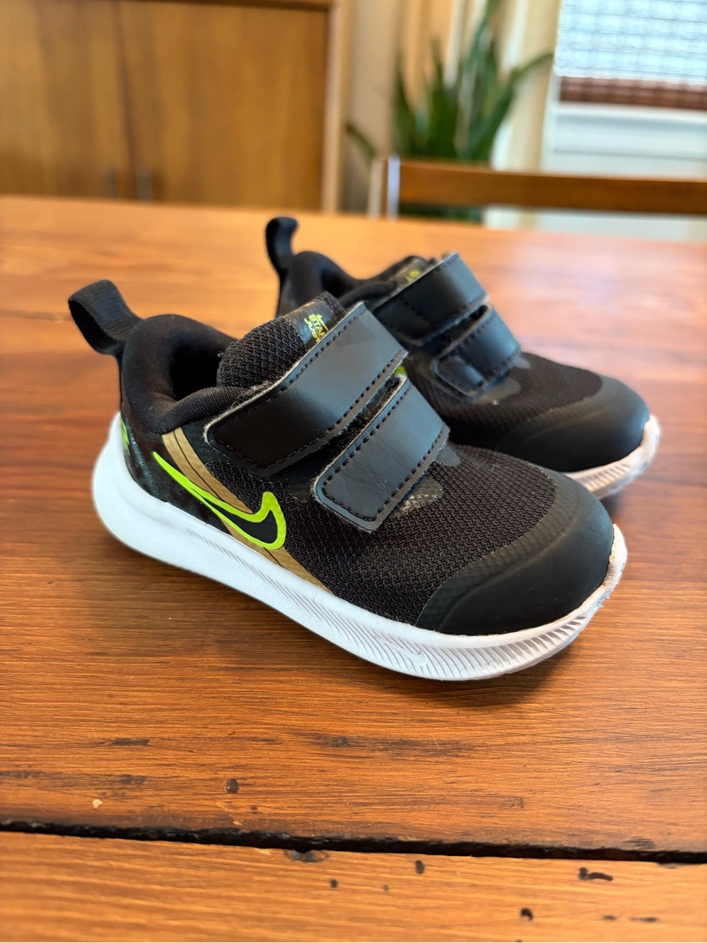 Nike Star Runner toddler shoes size 4C